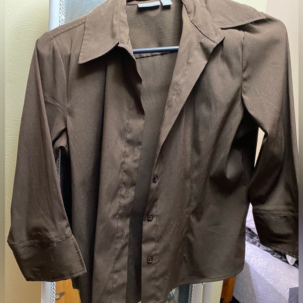Apt 9 NWOT chocolate brown petite small classic button down w 3/4 length sleeves - Picture 2 of 6